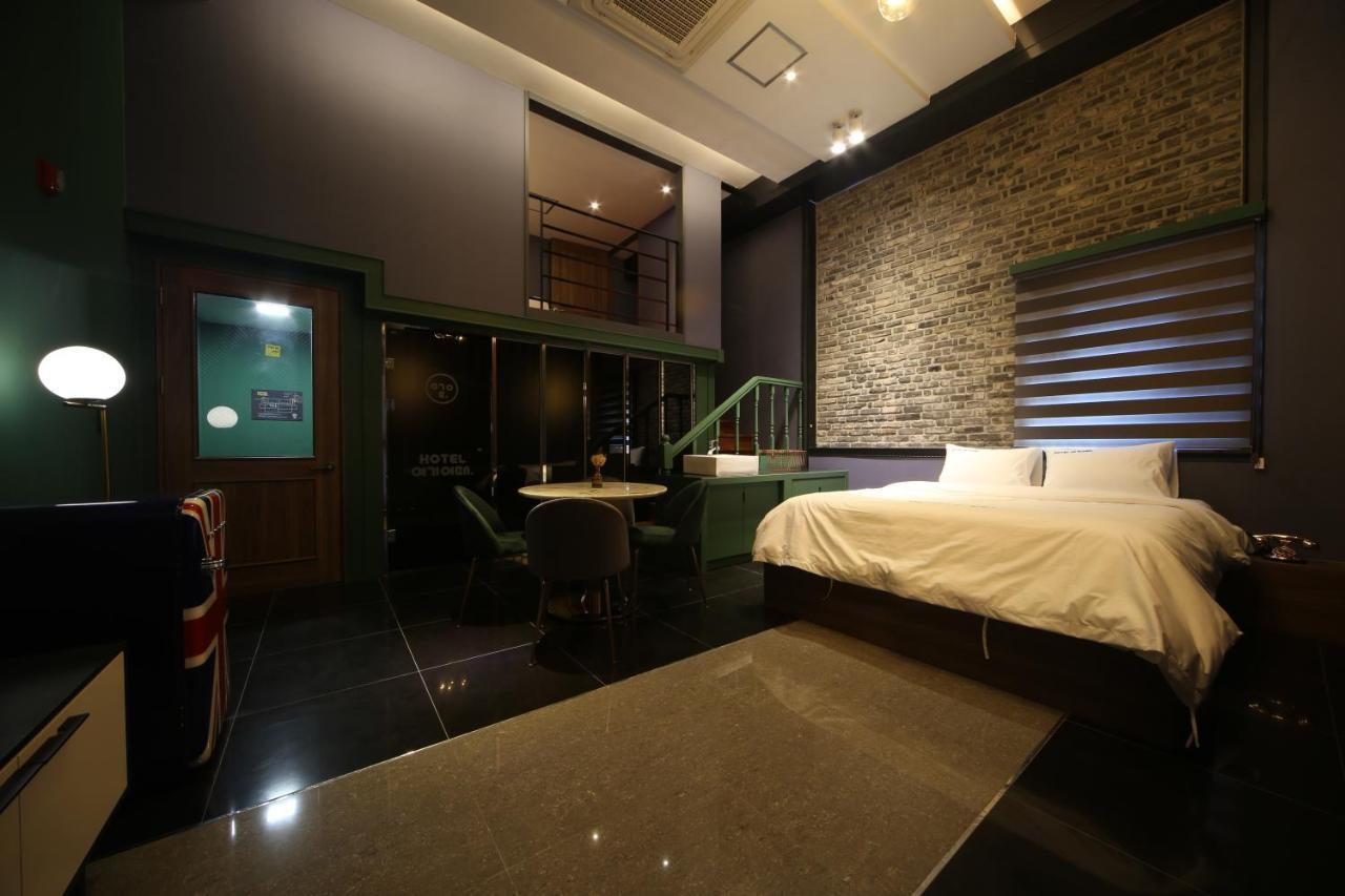 Hotel Yeogiatte Daegu Station Bagian luar foto