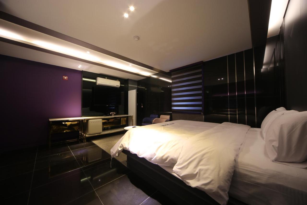 Hotel Yeogiatte Daegu Station Bagian luar foto