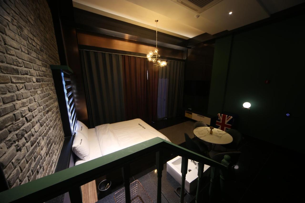 Hotel Yeogiatte Daegu Station Bagian luar foto