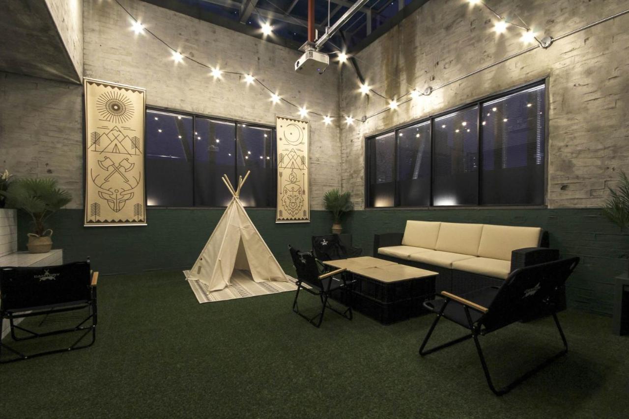Hotel Yeogiatte Daegu Station Bagian luar foto