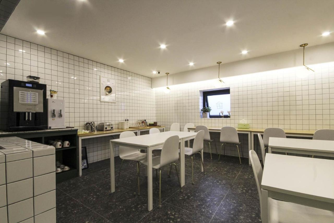 Hotel Yeogiatte Daegu Station Bagian luar foto